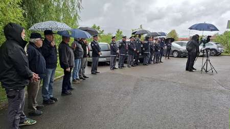 Odkritje spominskega obeležja na hiši družine Jagodnik  (2)